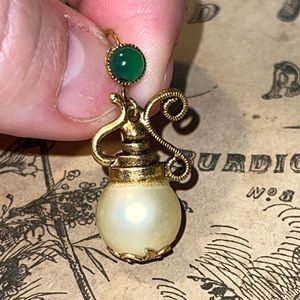 Vintage Drop Earrings 🌺